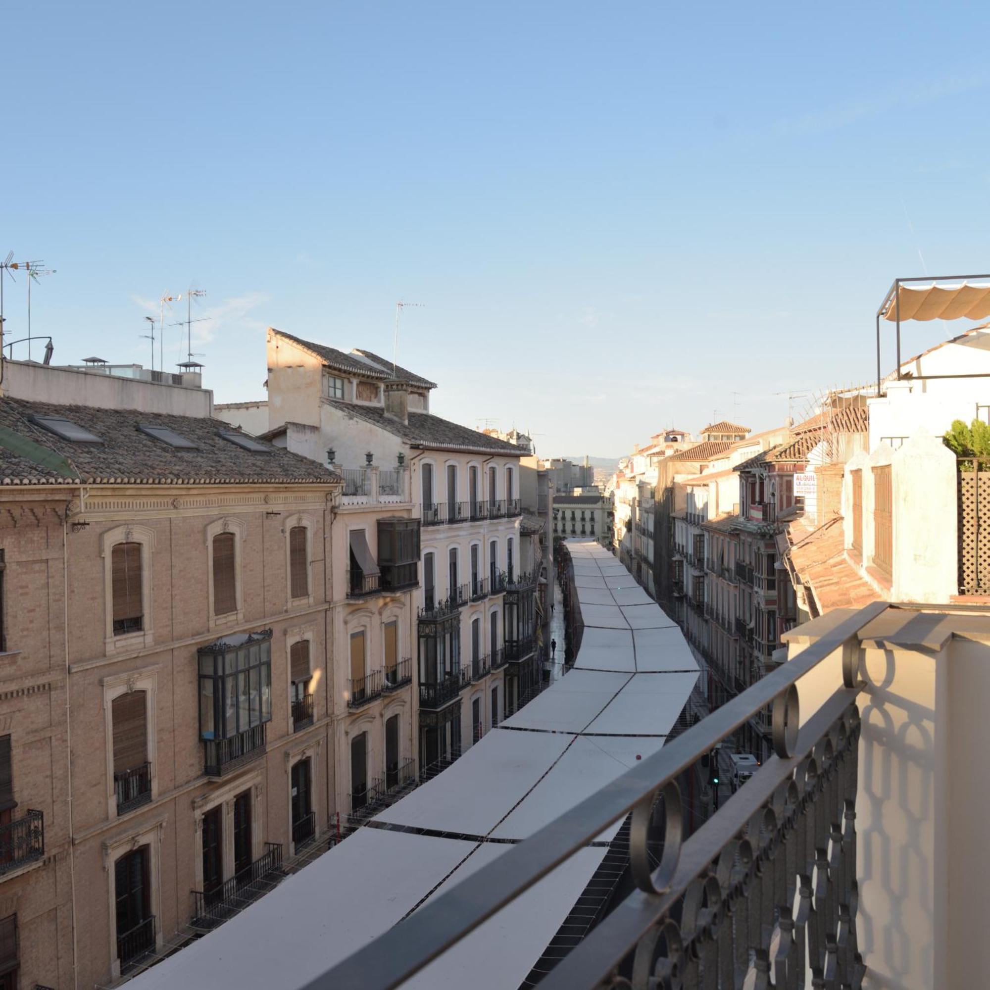 Patio De Sombra - Urban Suites Granada Exterior photo
