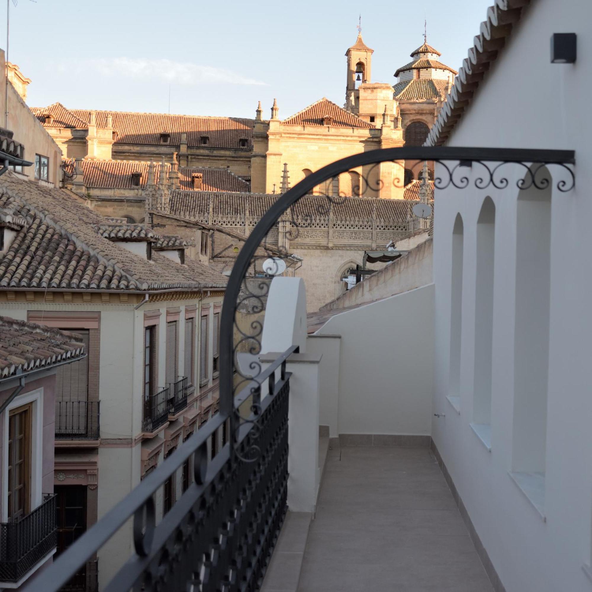 Patio De Sombra - Urban Suites Granada Exterior photo